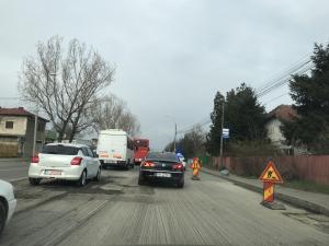 FOTO: Trafic ingreunat la iesirea din Ploiesti spre Bucov din cauza lucrarilor de reparatii