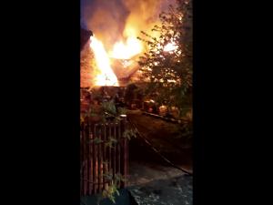 FOTO- Incendiu la o casa din comuna Cornu