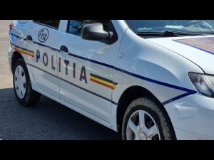 Tanar din Prahova, arestat dupa ce a batut un politist chiar in sectia de politie/ Venise aici dupa sora lui care il reclama pentru un comportament recalcitrant