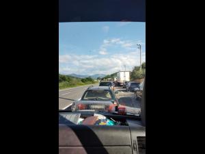 Trafic intens pe principale drumuri din țară care duc către zonele turistice