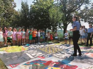 Polițiștii prahoveni în mijlocul copiilor Școlii de Vară Mireșu Mare