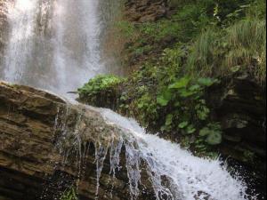 FOTO: Turiștii sunt așteptați la Cascada Posada, aflată într-o pădure administrată de Romsilva Ocolul Silvic Sinaia 