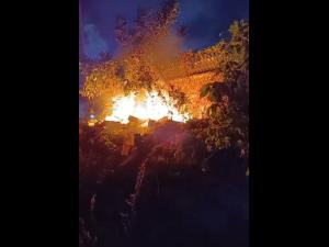 Incendiu pe calea ferata, în zona Gării de Sud din Ploiești, în apropierea parcării unui supermarket 