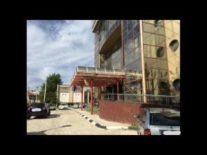Și-a mărit onorariul și a transferat bani în conturile sale/Contabilă reținută de anchetatorii prahoveni pentru spălare de bani și infracțiuni informatice