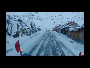 Circulația pe Transfăgărășan și Transalpina se închide de luni, 06.11.2023, ora 08:00