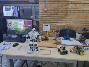 Workshop-uri sau meciuri demonstrative ale echipelor de robotică la UPG, la ROBOTIKA 