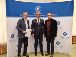 Virgiliu Nanu, președinte PSD Prahova, alături de primarul din Balta Doamnei la semnarea unui contract important de investiții