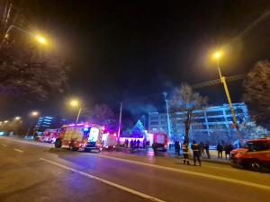 Cauza probabila a incendiului produs aseara la un hotel din Ploiesti