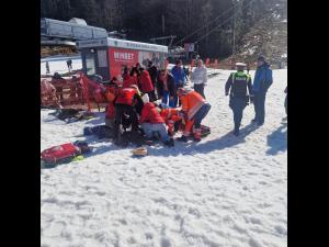 Turist salvat pe Pârtia Sorica, după ce intrase în stop-cardio respirator