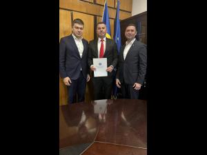 Primarul comunei Râfov a semnat contractul de finanțare pentru înființarea rețelei de gaze 