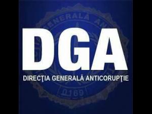 Agent de poliție din Prahova, cercetat în stare de arest la domiciliu pentru luare de mită