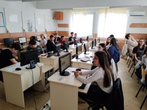 Faza judeţeană a Concursului „Ştiu şi aplic! Securitatea şi sănătatea în muncă se deprind de pe băncile şcolii” a avut loc la Ploiești 