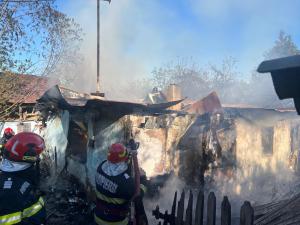 Incendiu locuință în localitatea Ștefești