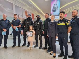 Profesia de polițist a fost promovată în Mall - FOTO