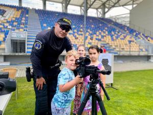 Copiii au fost sărbătoriți și de polițiștii prahoveni- IMAGINI