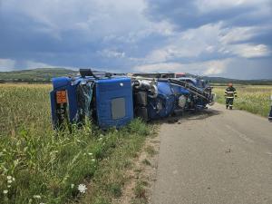 Cisternă încărcată cu petrol, răsturnată în comuna prahoveană Gornet