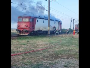 Incendiu izbucnit la o locomotivă tren calatori în Tomșani