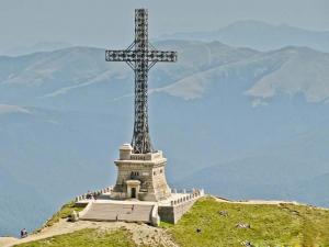 Ceremonie militară și religioasă la Crucea Caraiman, pe 13 septembrie 