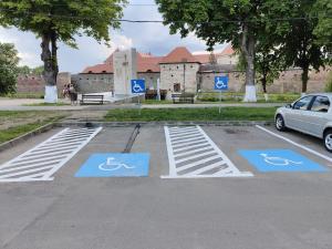 Prefectul de Prahova dispune verificări cu privire la locurile de parcare destinate persoanelor cu dizabilități 
