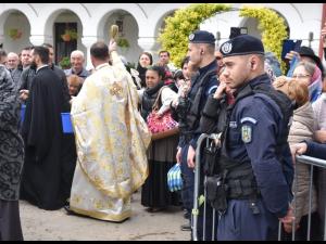 Masuri de ordine publica la Manastirea Ghighiu, de Izvorul Tamaduirii