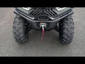 Doi frați,  fără permis, prinși în timp ce conduceau un ATV și un scuter, ambele fără plăcuțe de  înmatriculare 